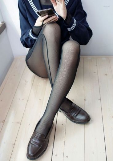 局长揉着秘书的双乳在线观看